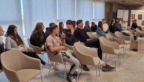Гимназијалци у Библиотеци 