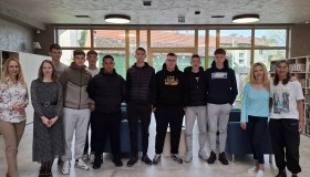 Гимназијалци у посети Библиотеци